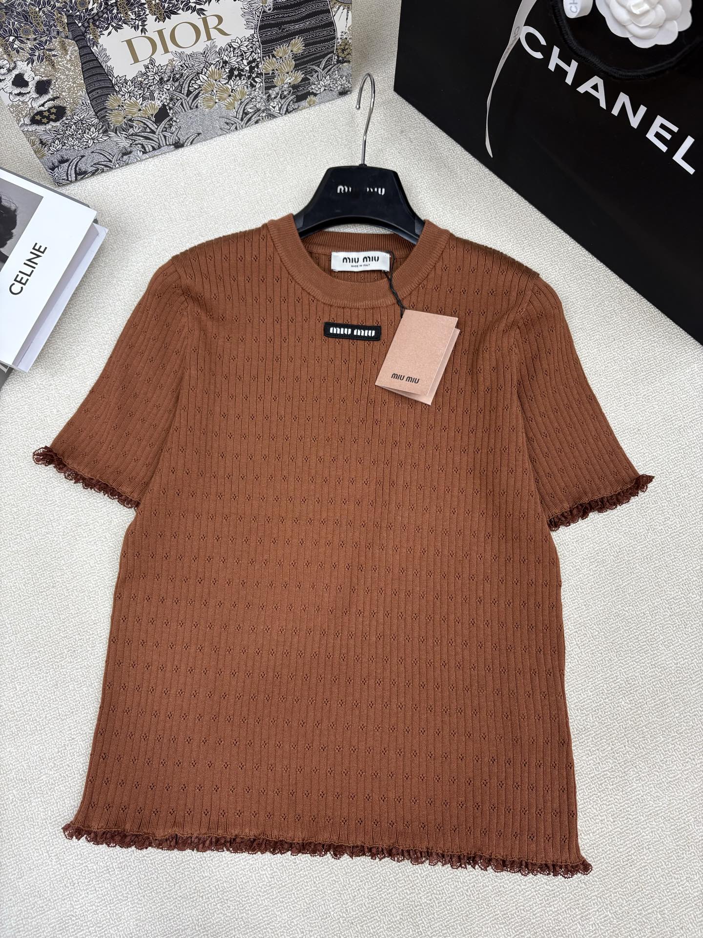 Women's short sleeves
